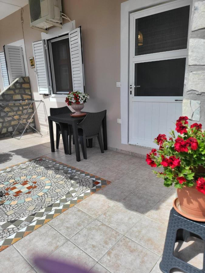 Roumeliotis House - Apartment 1 Karpathos Exteriör bild