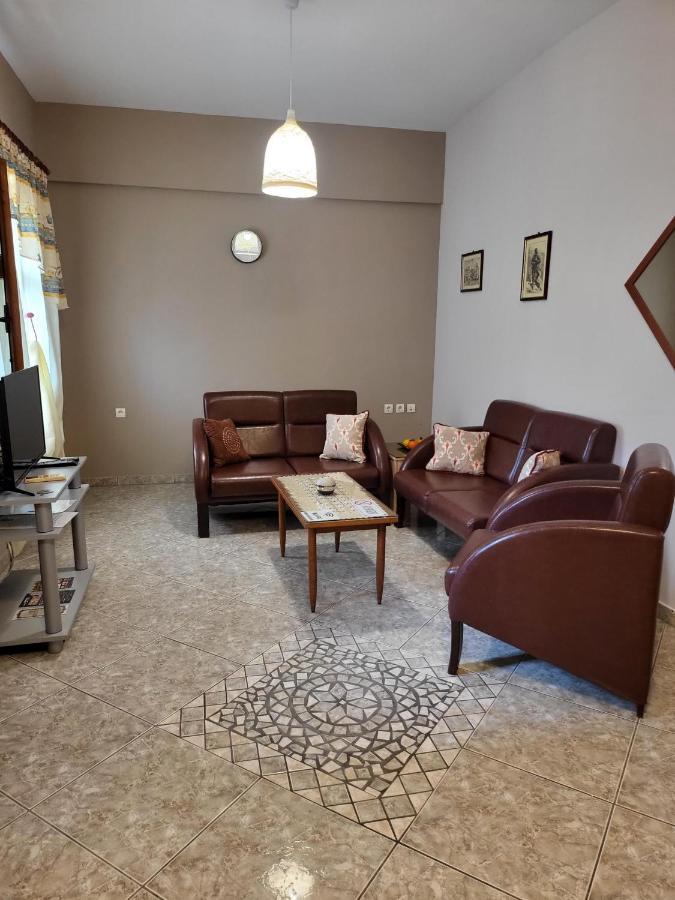Roumeliotis House - Apartment 1 Karpathos Exteriör bild